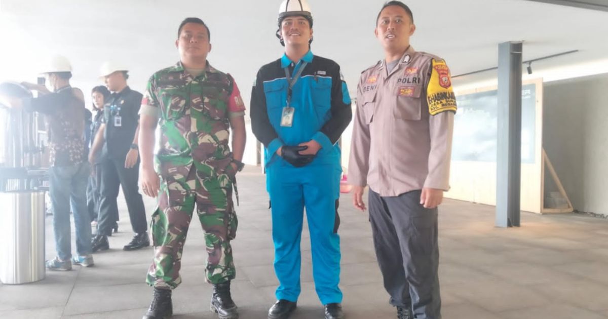 Bhabinkamtibmas Desa Sukagalih Polsek Megamendung sambang dalam rangka penerimaan tenaga kerja di PT Eiger Adventure Land