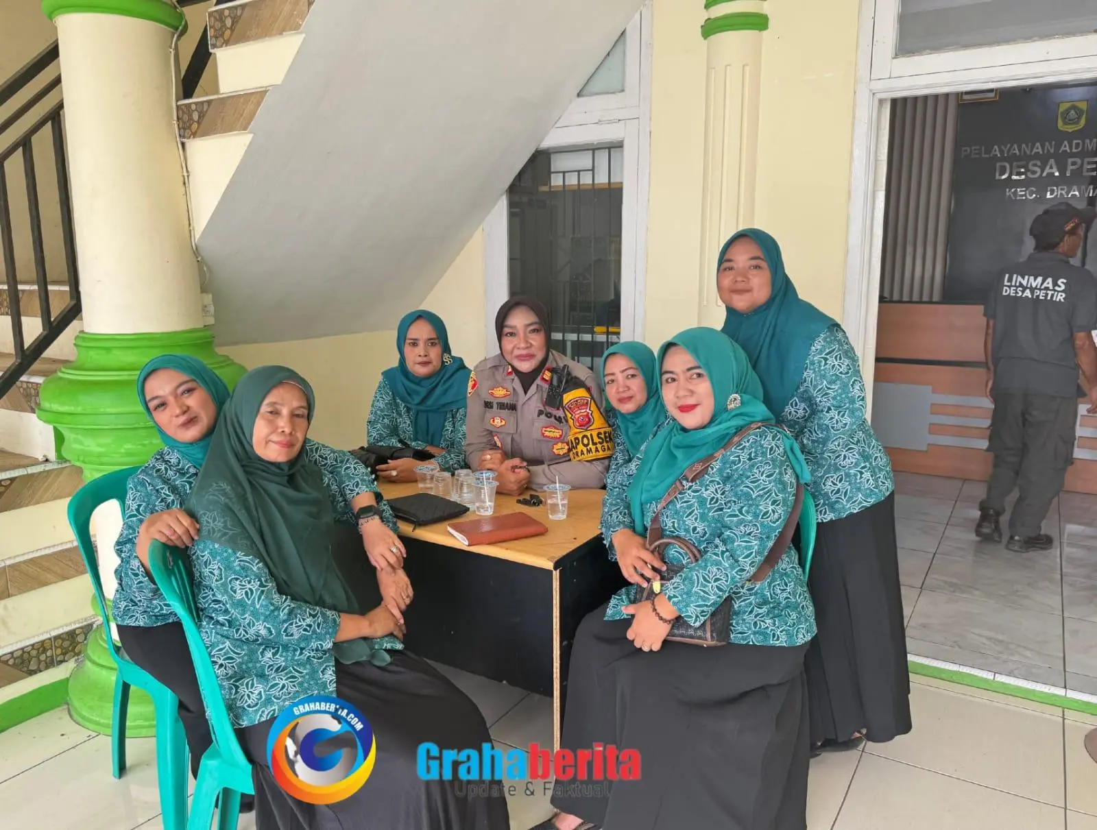 Program Jumat Kapolsek Dramaga Langsung Datang Ke Lokasi Masyarakat Untuk Dengarkan Aduan Keluh Kesah Warga Masyarakat Terkait Harkamtibmas