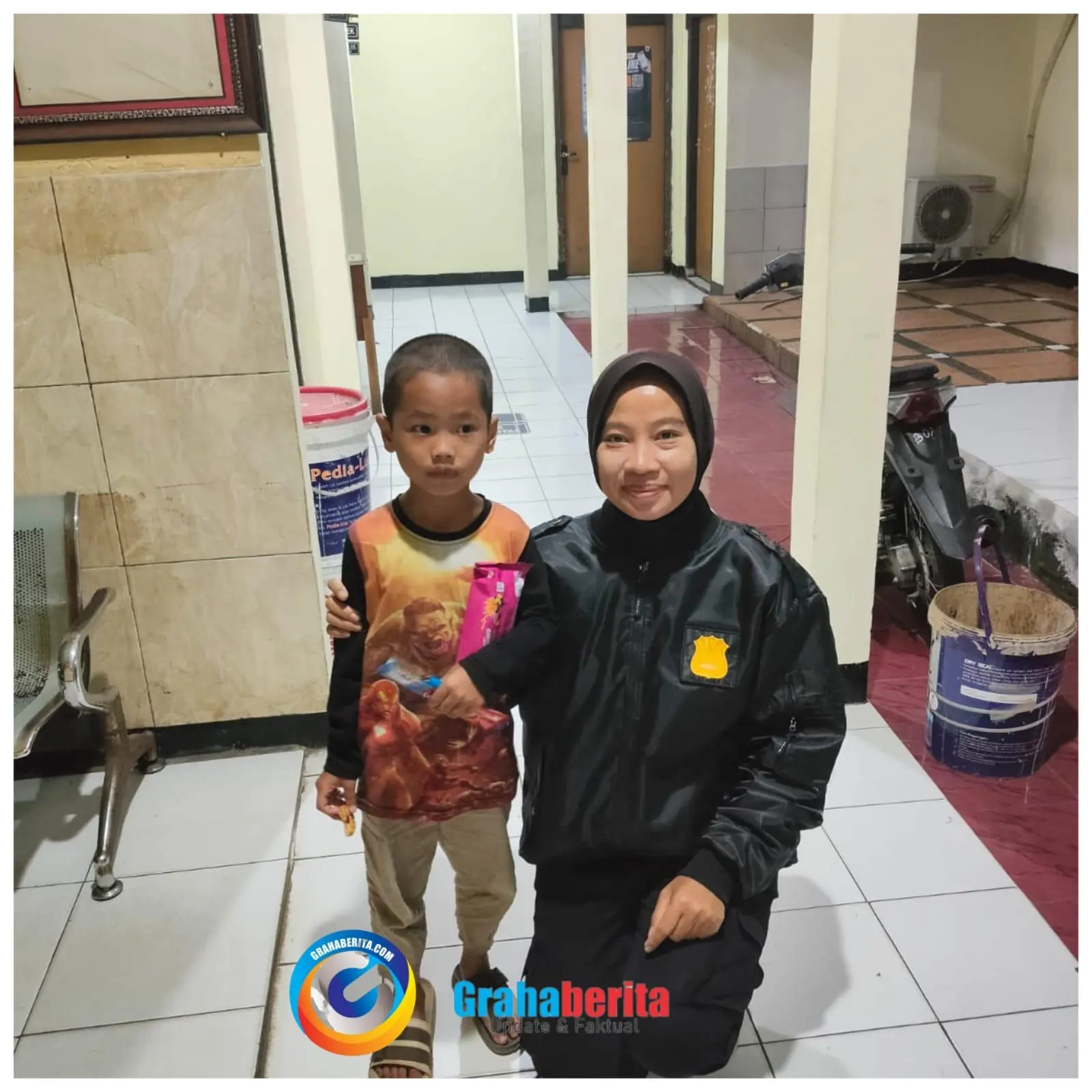 Polwan di Bogor Kembalikan Anak yang Hilang kepada Orang Tuanya