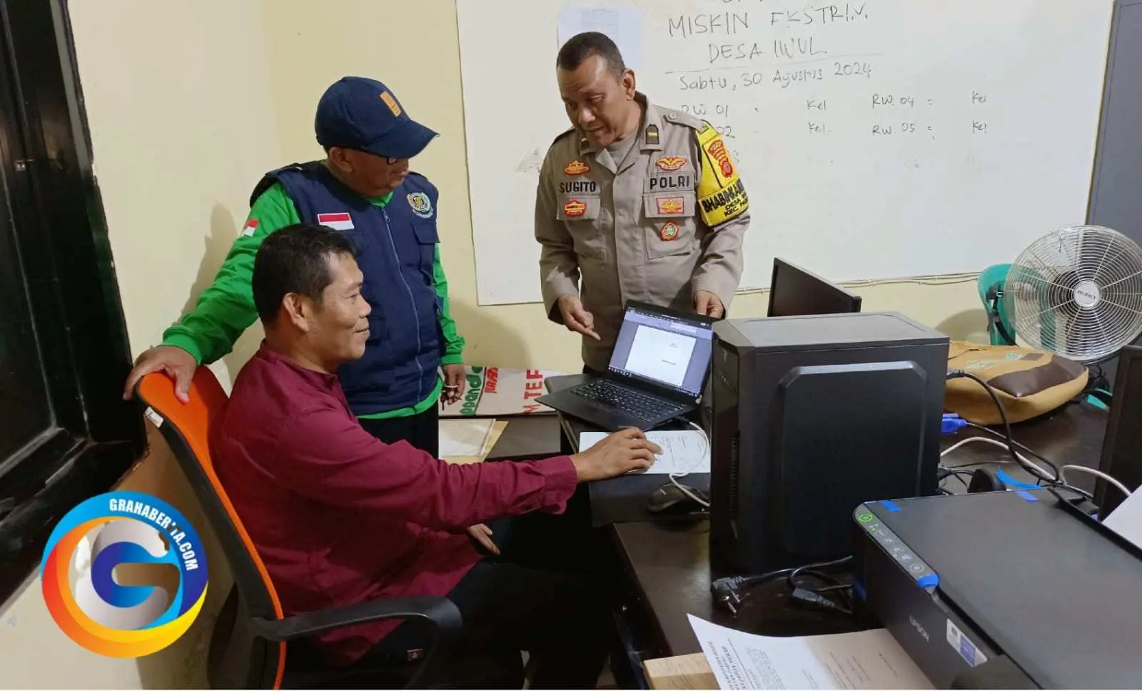 Bhabinkamtibmas Wilayah Hukum Polsek Parung Giat Cooling Sistem, Patroli Desa Iwul, Dialog Kamtibmas Mencegah Kriminalitas Dibulan Suci Ramadhan 1446 H Aman