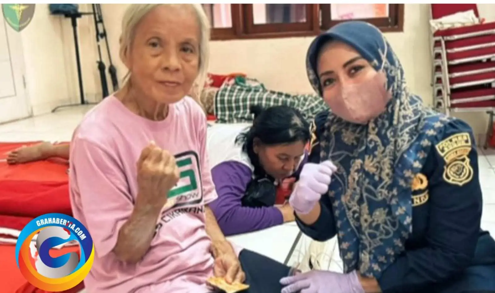 *Sidokkes Polres Bogor Bersama Bid Dokkes Polda Jabar Berikan Bantuan Pelayanan Kesehatan Korban Banjir Bandang Di Desa Bojong Kulur Kecamatan Gunung Putri Kabupaten Bogor*