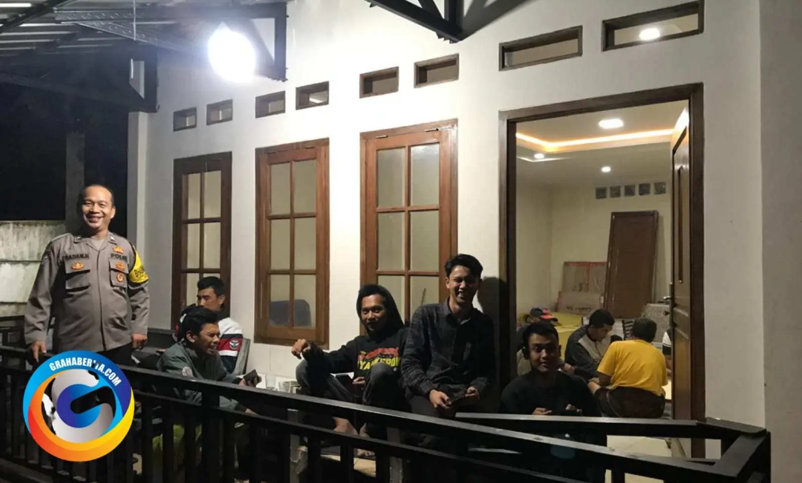 Bhabinkamtibmas Wilayah Hukum Polsek CSR Polres Bogor Fuat Cooling Sistem,Pos Kamling Warga Beri Pesan Kamtibmas Ajak Jaga Kondusifitas Cegah Gangguan Kriminalitas Dibulan Suci Ramadhan 1446 H