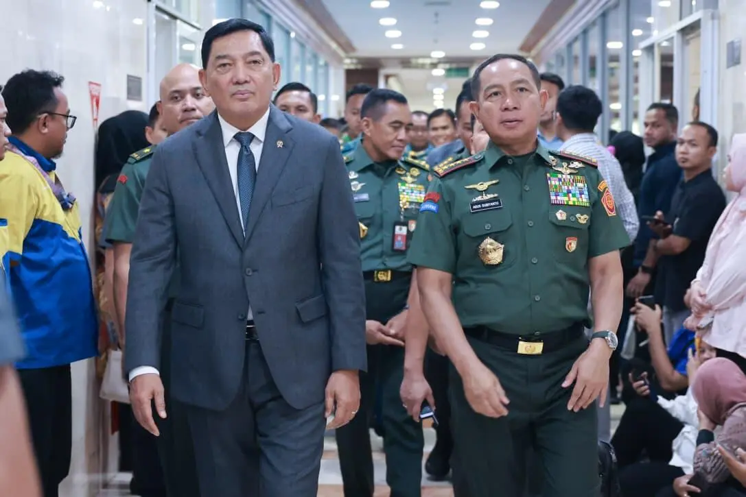 Panglima TNI dan Menhan RI Hadiri Raker dengan Komisi I DPR RI Bahas Penyesuaian Anggaran 2026