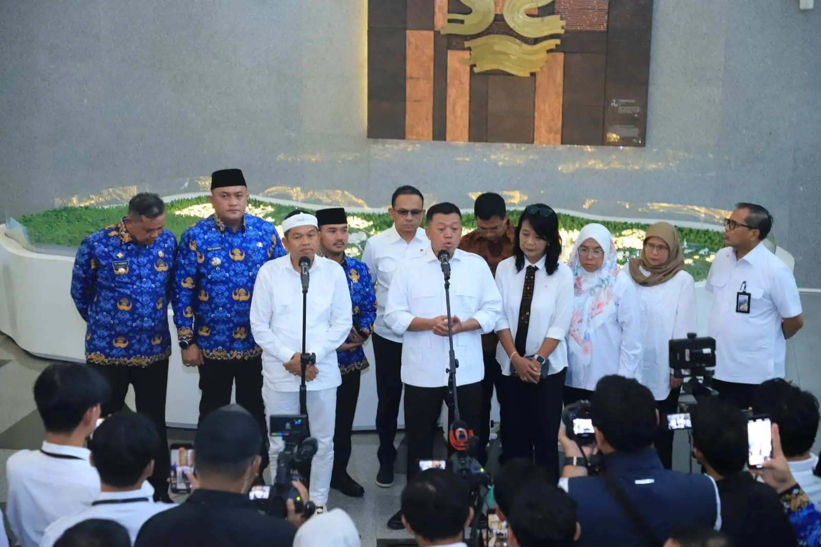 Bupati Bogor Rudy Susmanto dan Gubernur Jawa Barat Dedi Mulyadi hadiri Rapat Koordinasi Bersama Kementerian Pekerjaan Umum Bahas Pengendalian Banjir