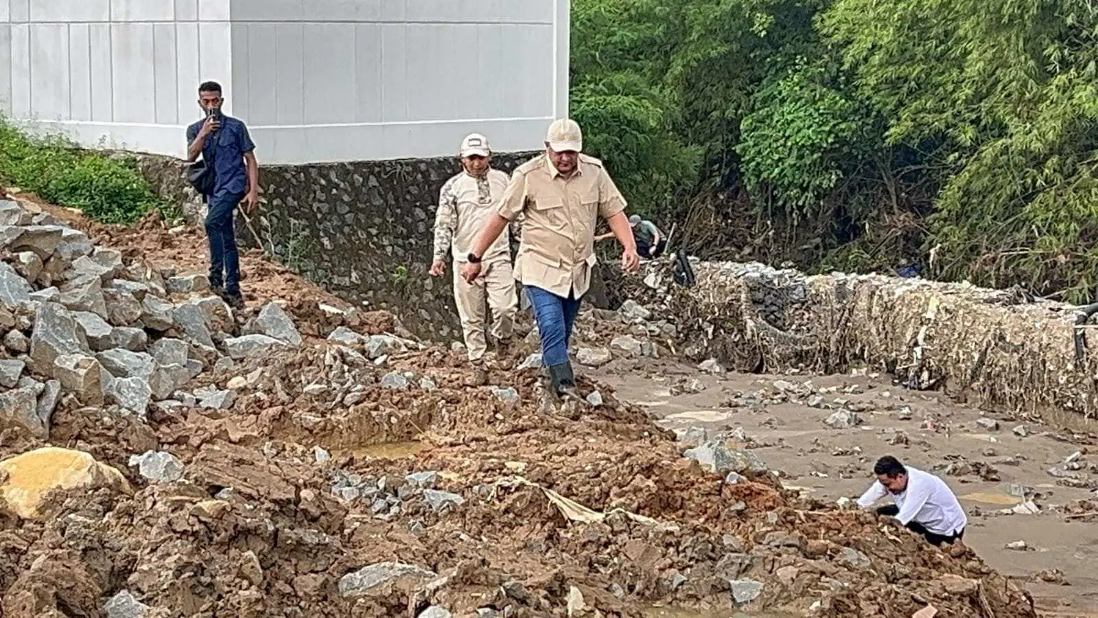 Bupati Bogor Rudy Susmanto,Tinjau Desa Cijayanti Terdampak Banjir